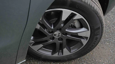Vauxhall Vivaro Life - alloy wheel detail