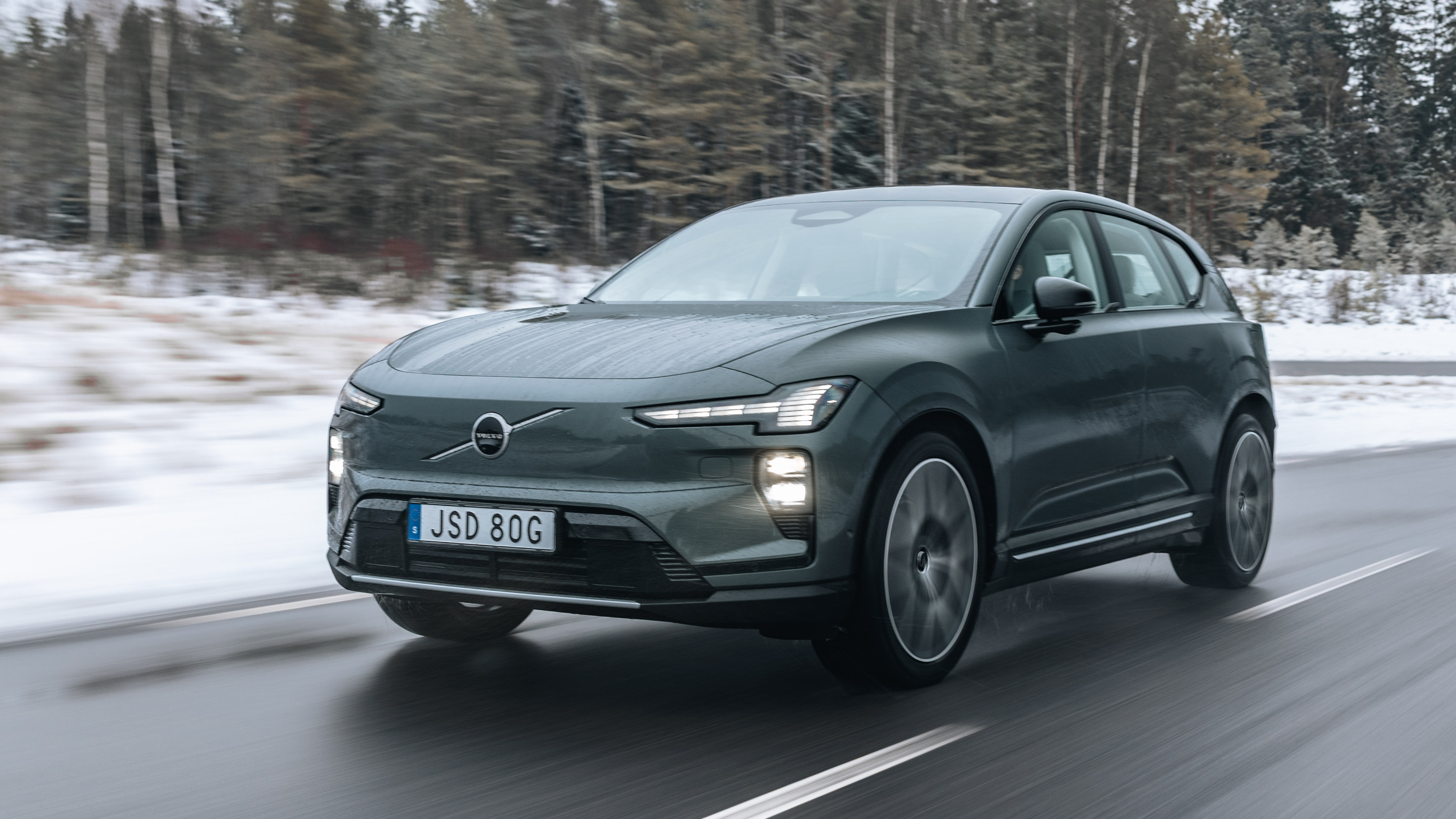 Volvo EX60 - front action