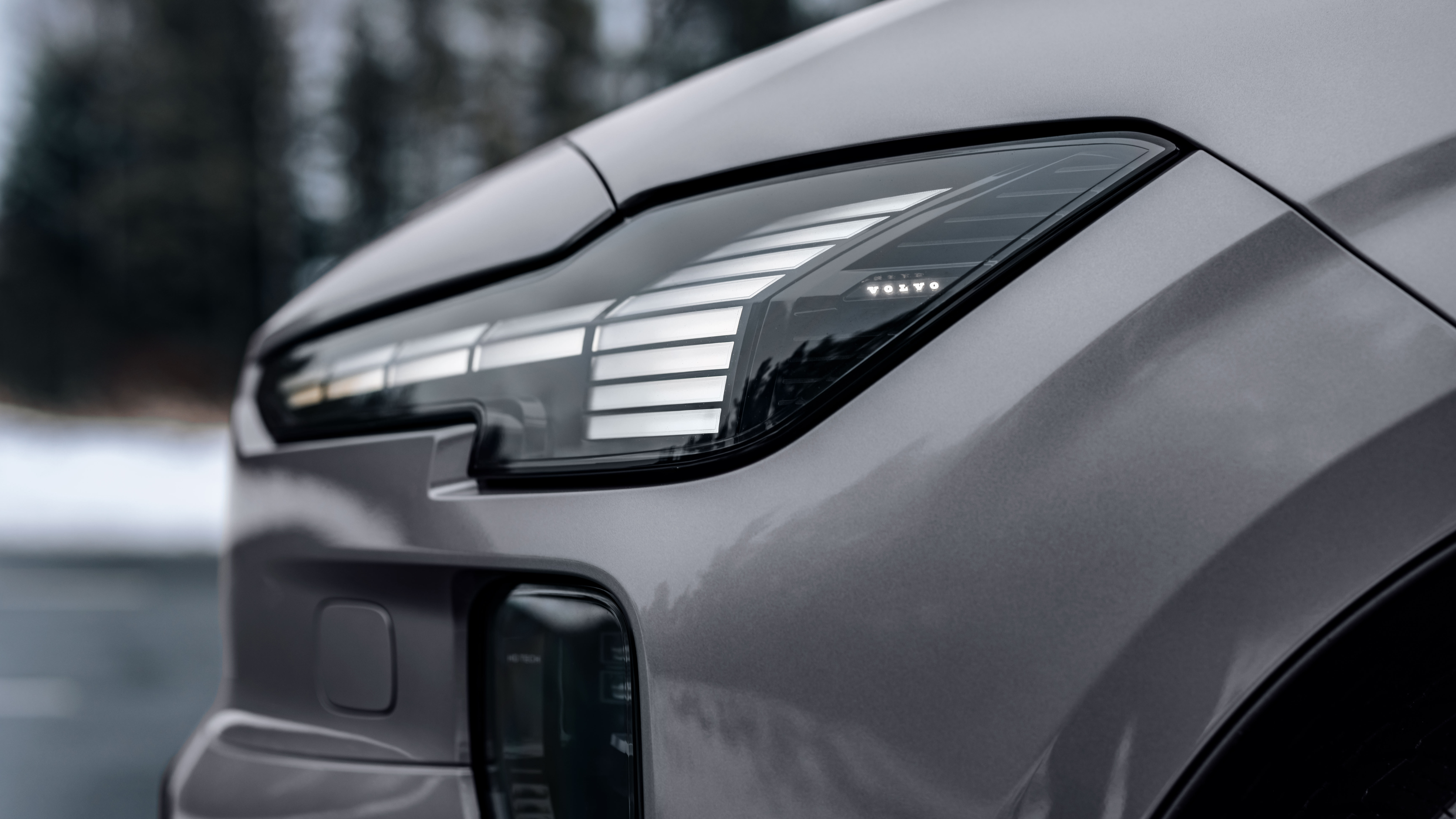 Volvo EX60 - front light