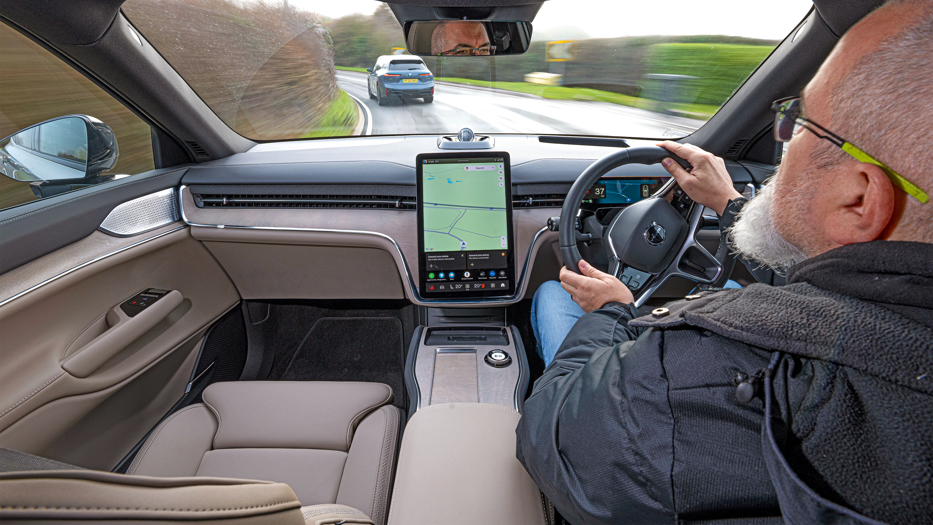 Volvo EX90 - driving