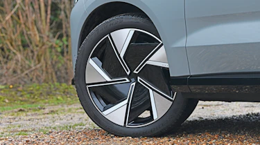 Volvo EX90 - front allow