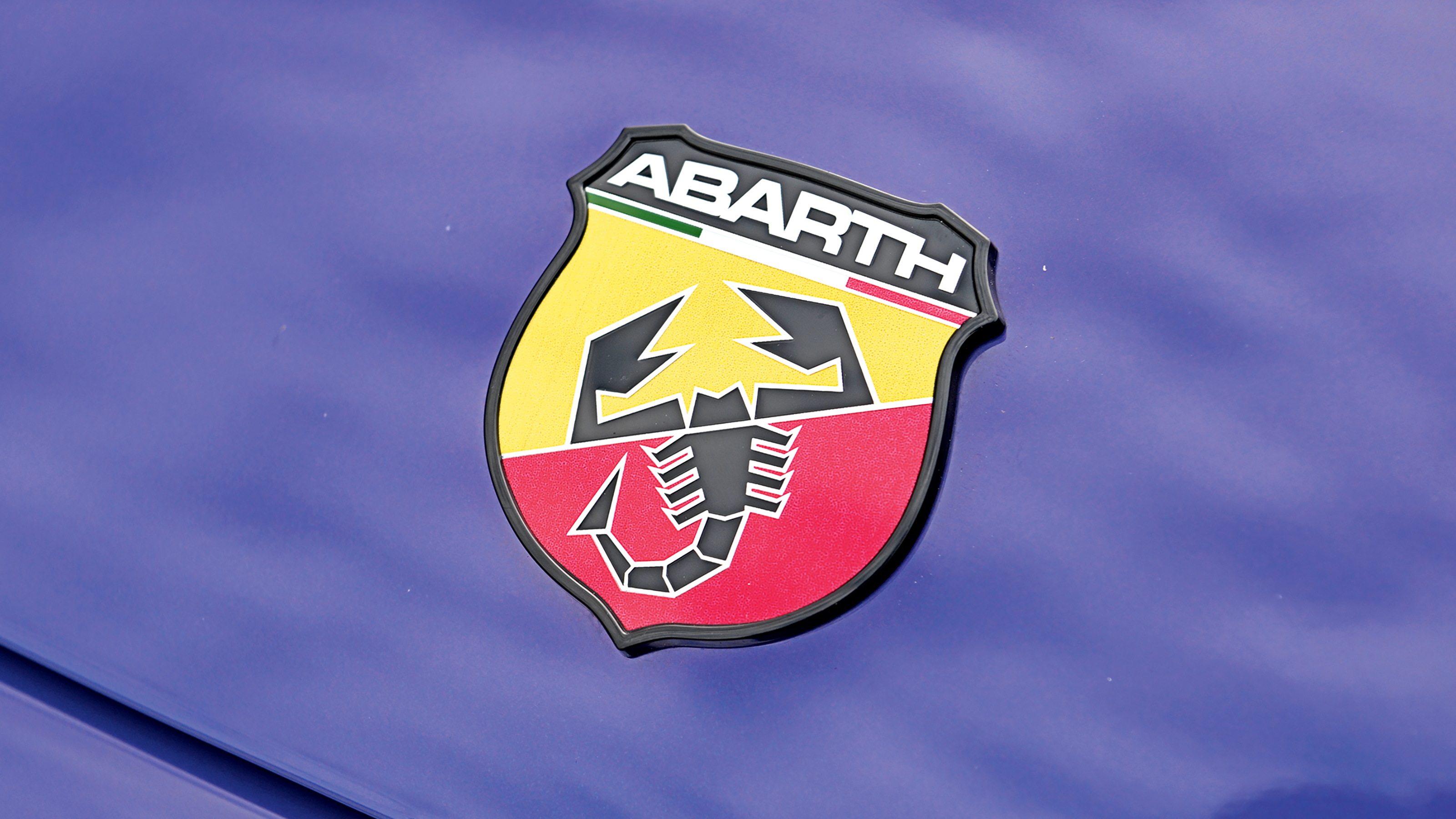 Abarth 600e Scorpionissima - Abarth badge