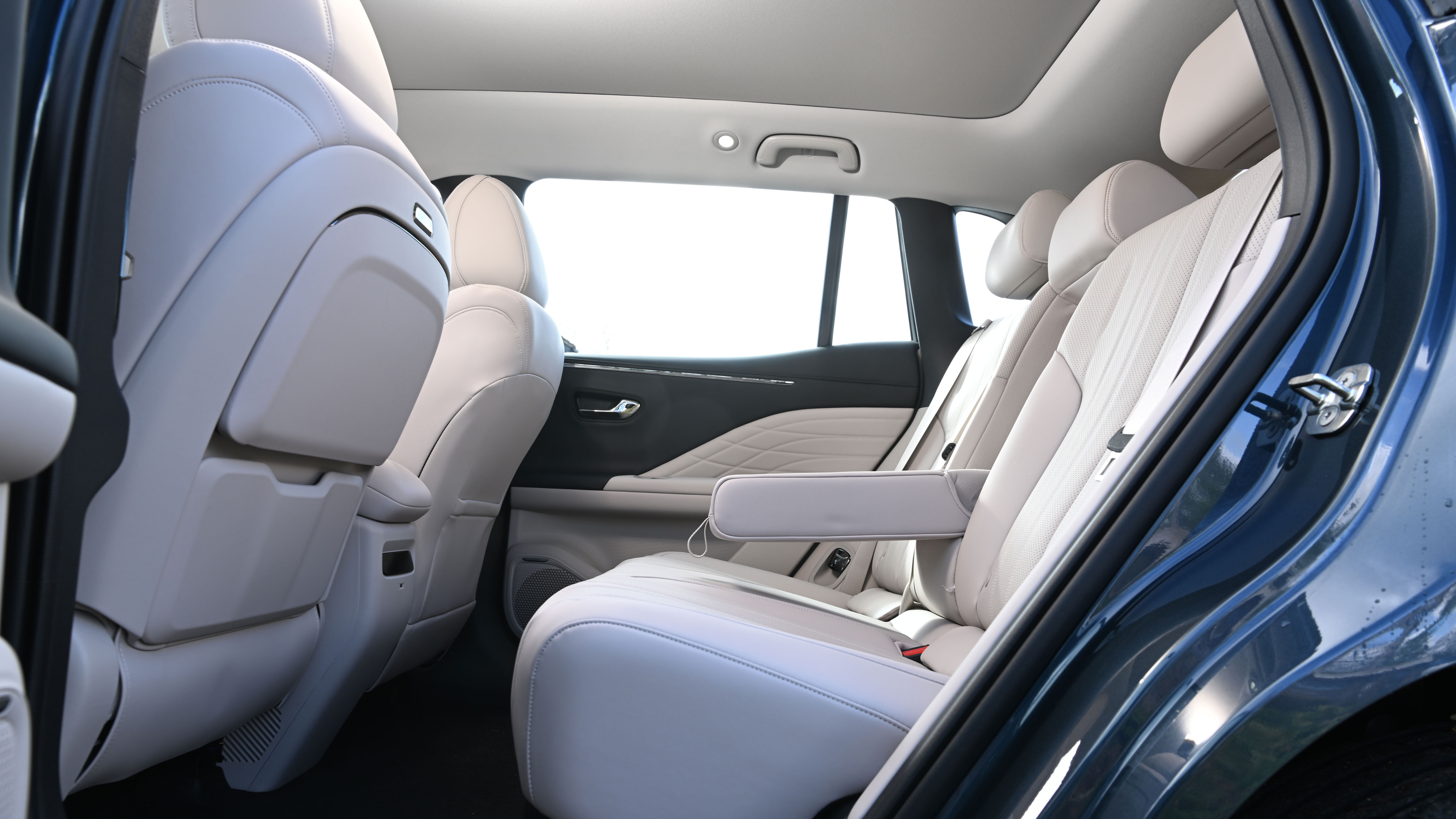 Aion V - rear seats