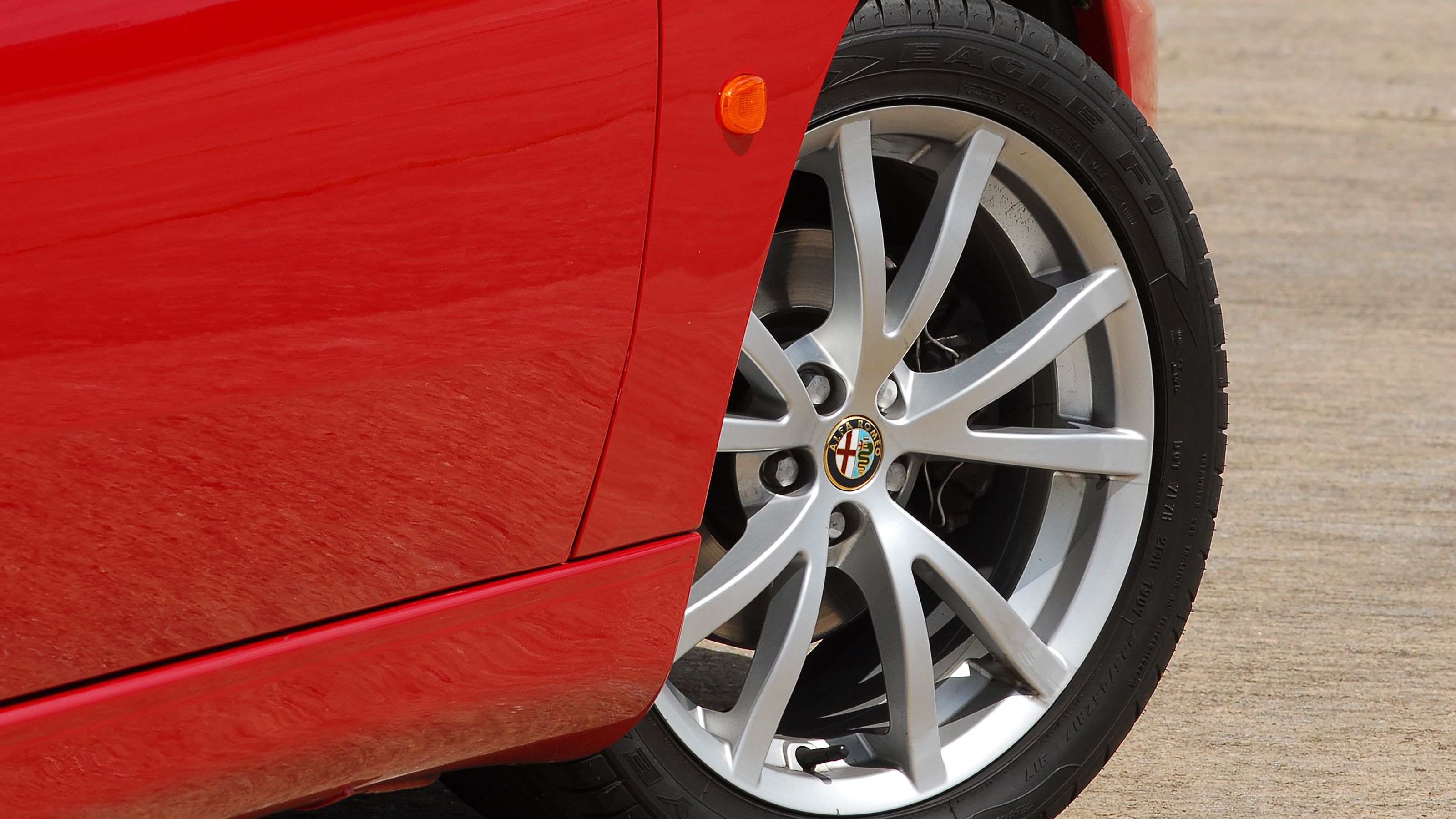 Alfa Romeo Spider - wheel