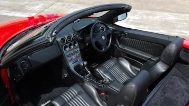 Alfa Romeo Spider - interior