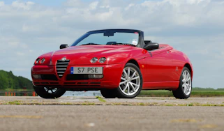 Alfa Romeo Spider - front static
