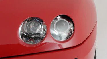 Alfa Romeo Spider - headlight