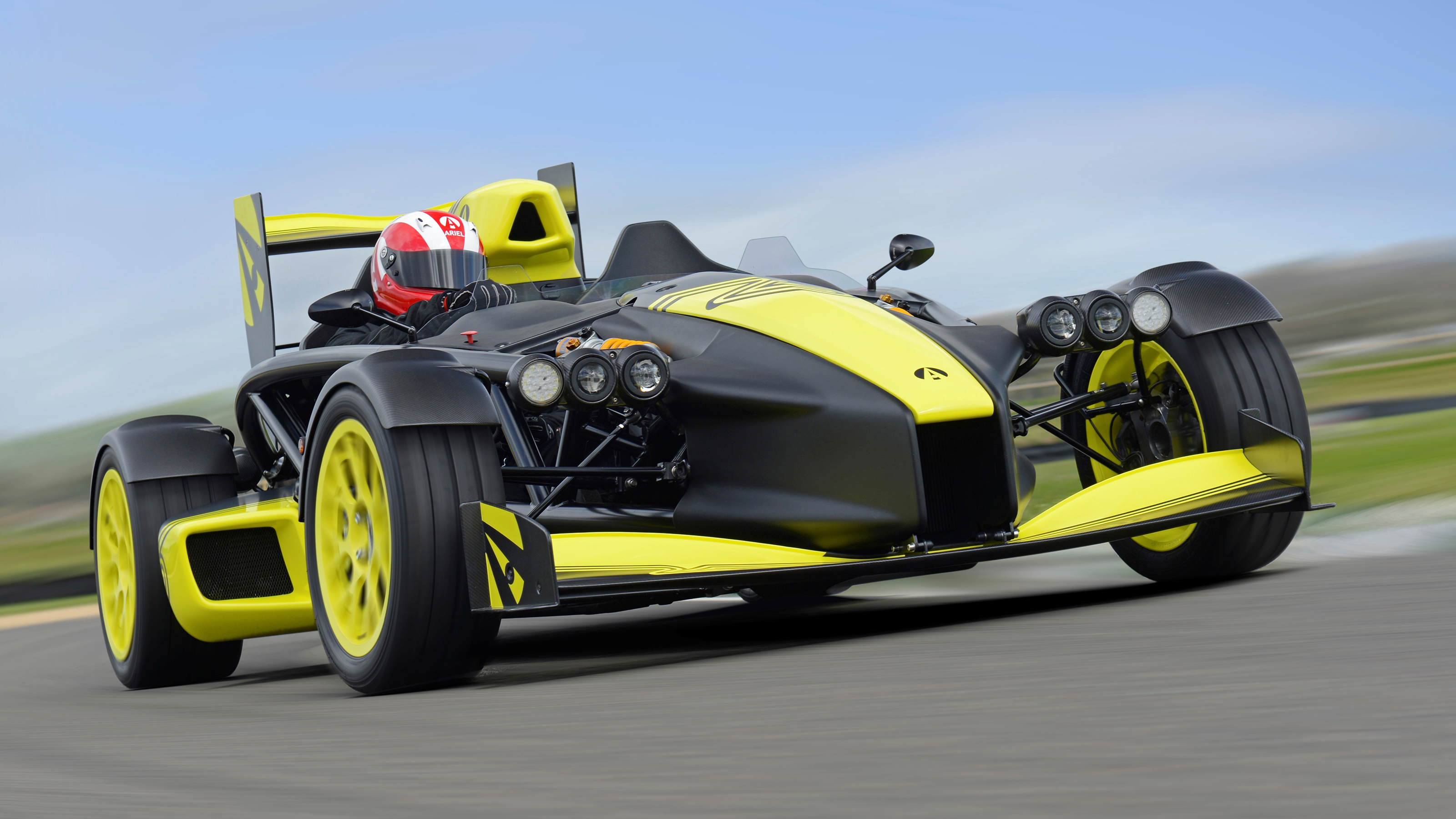 Ariel Atom 4RR - front 3/4