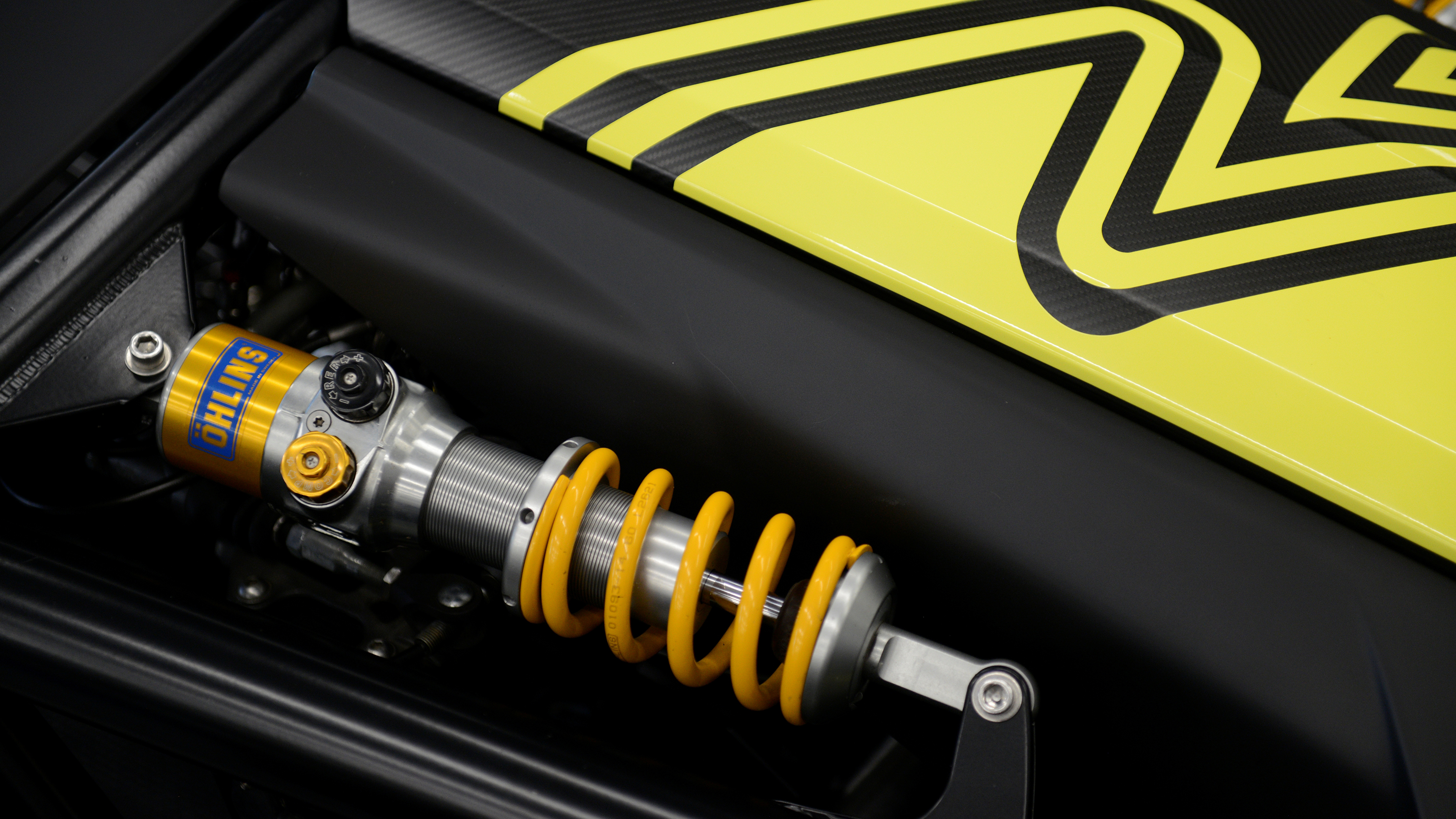Ariel Atom 4RR - suspension 