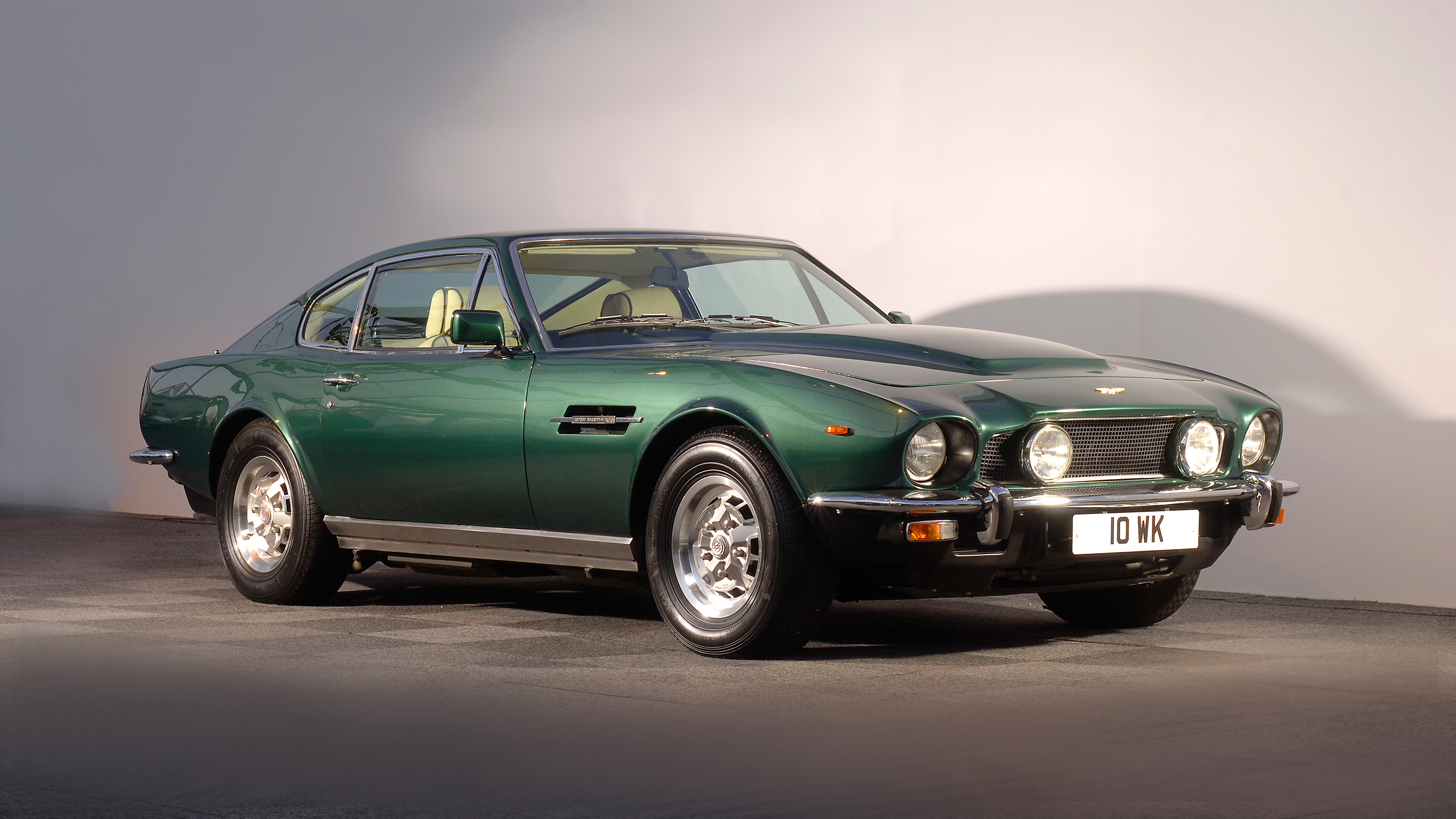 Aston Martin V8