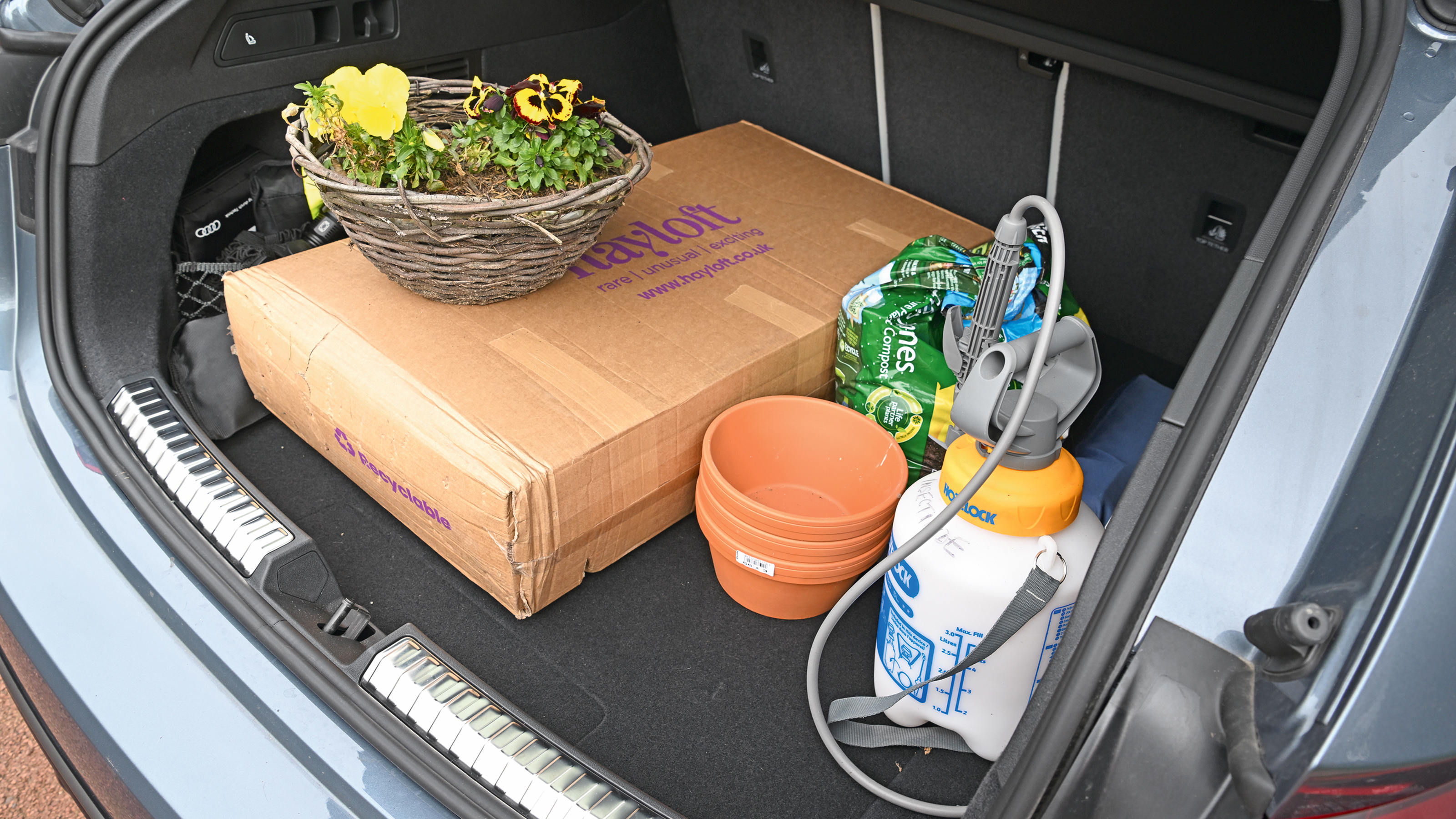 Audi A5 Avant TDI quattro S Line - garden centre haul
