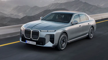 BMW i7 - front tracking