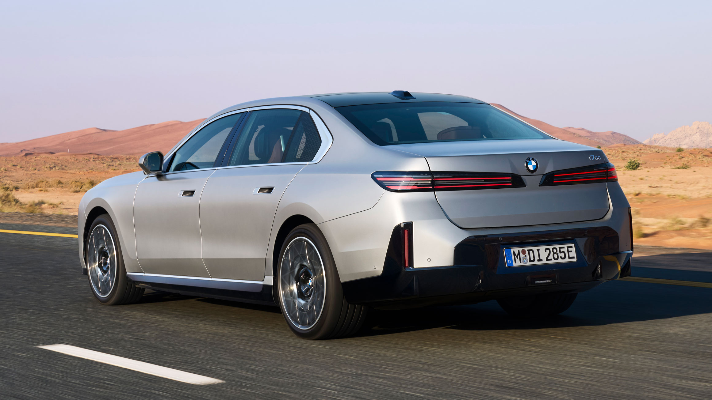 BMW i7 - rear