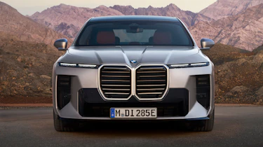 BMW i7 - full front