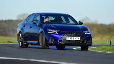 Lexus GS - front cornering