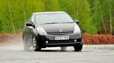 Toyota Prius - front cornering