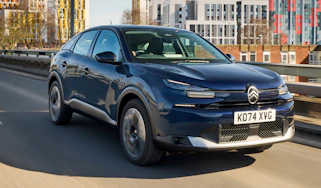 Citroen C4 UK - front 3/4