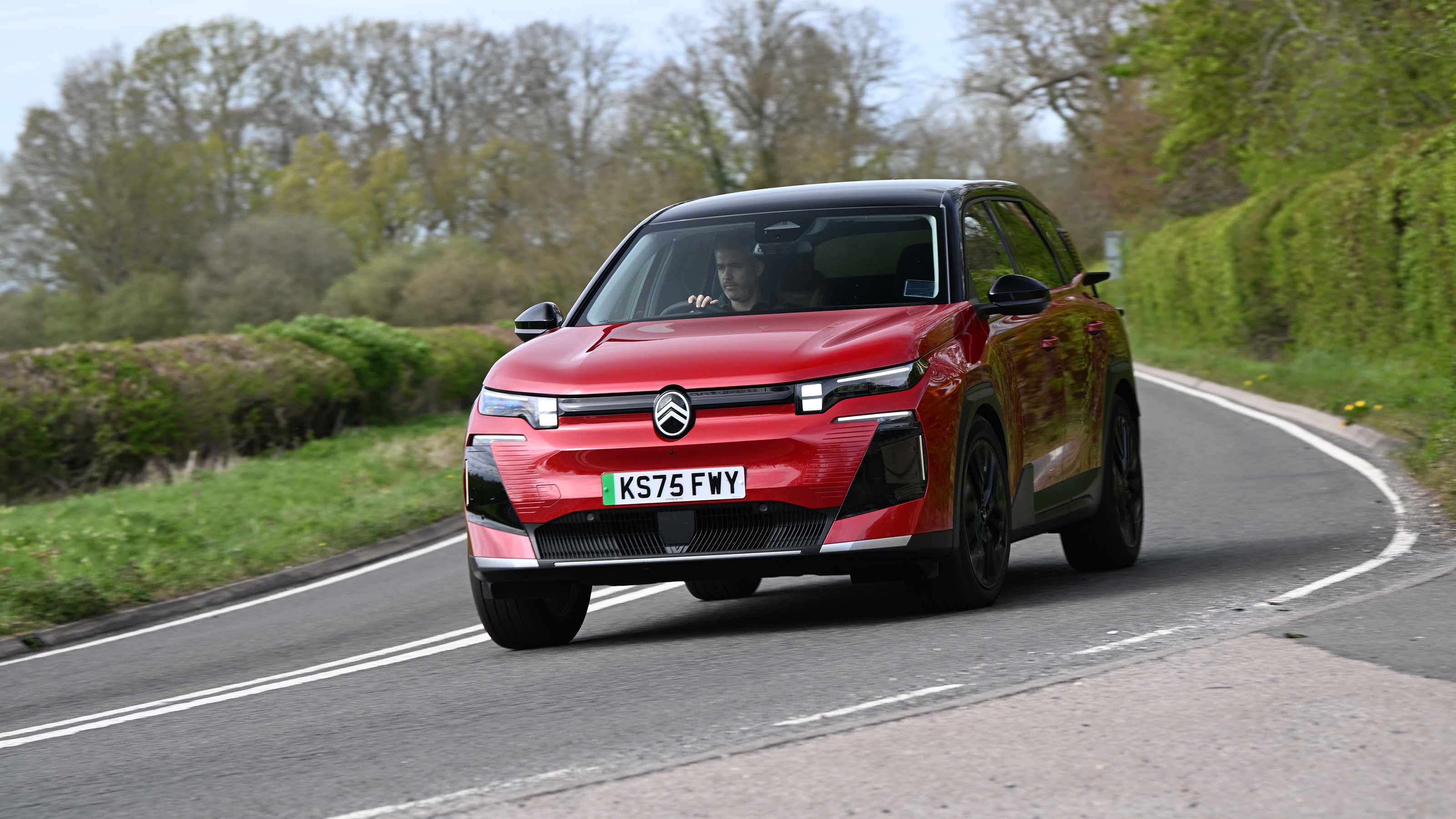 Citroen e-C5 Aircross - front cornering