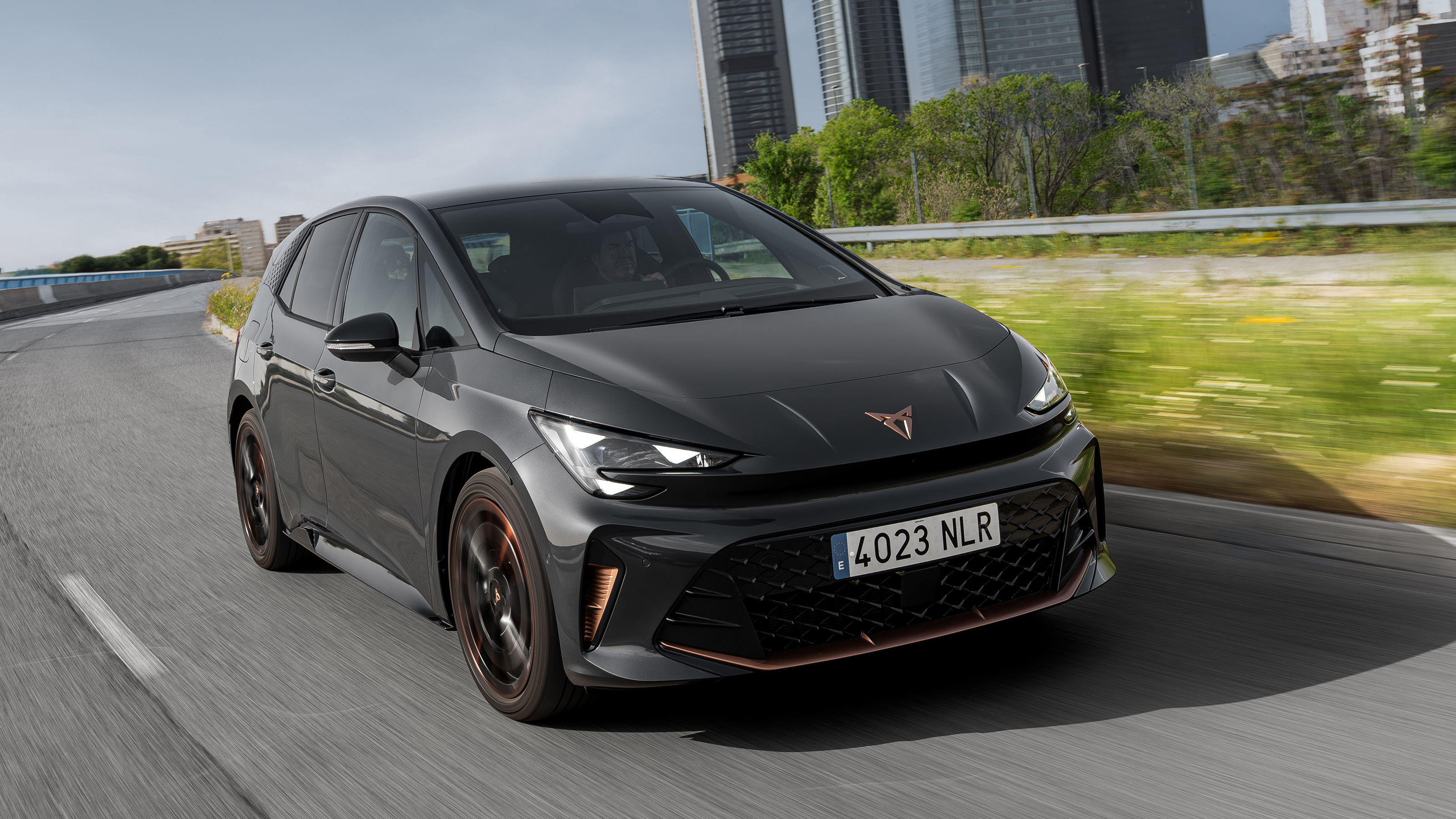 Cupra Born facelift - front tracking 