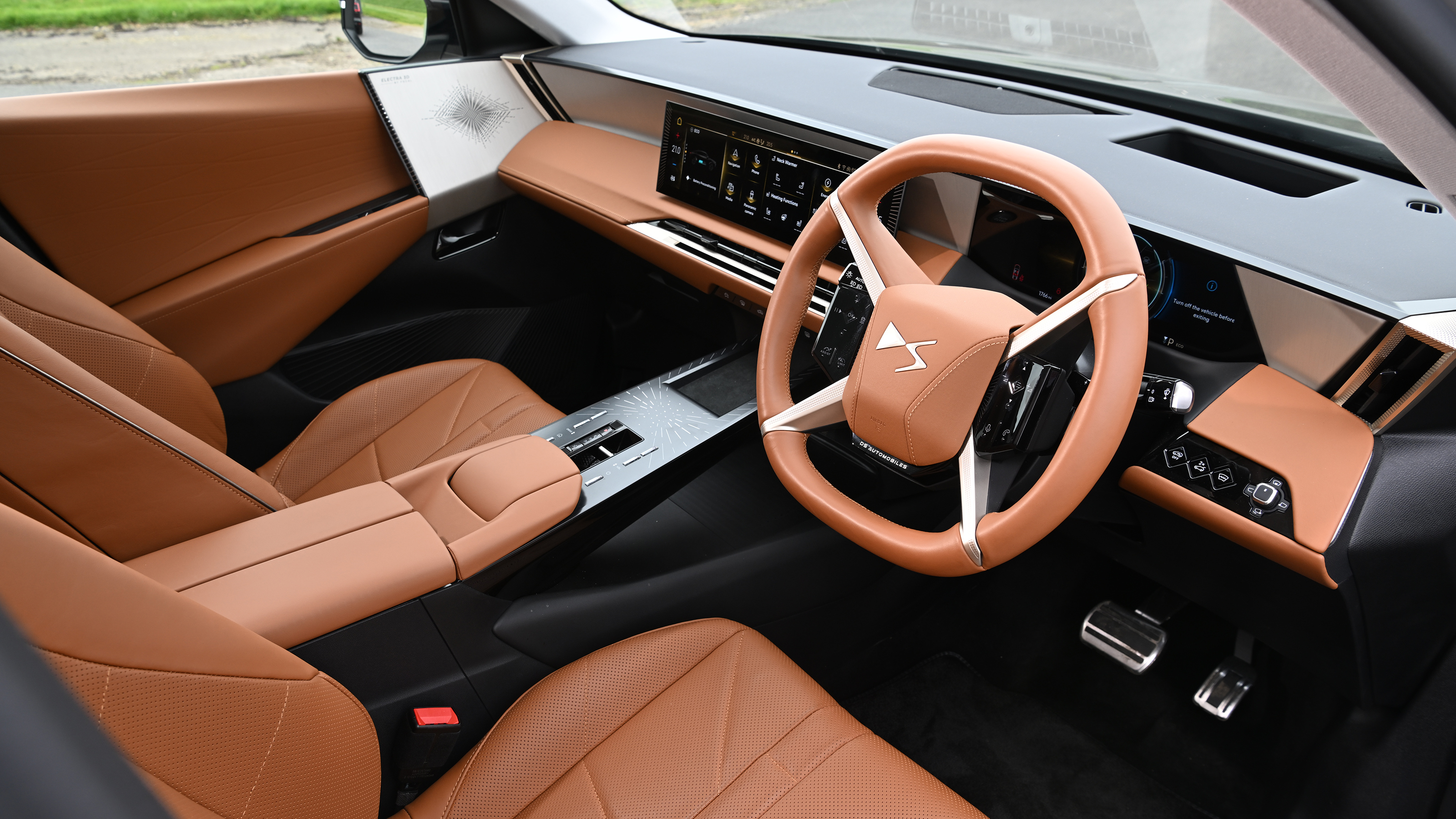DS No8 - interior