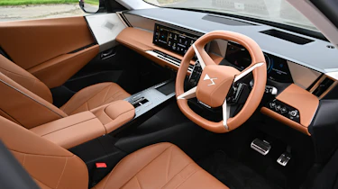 DS No8 - interior