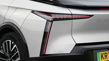 DS No8 - tail light