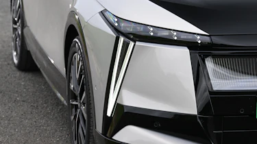 DS No8 - headlight