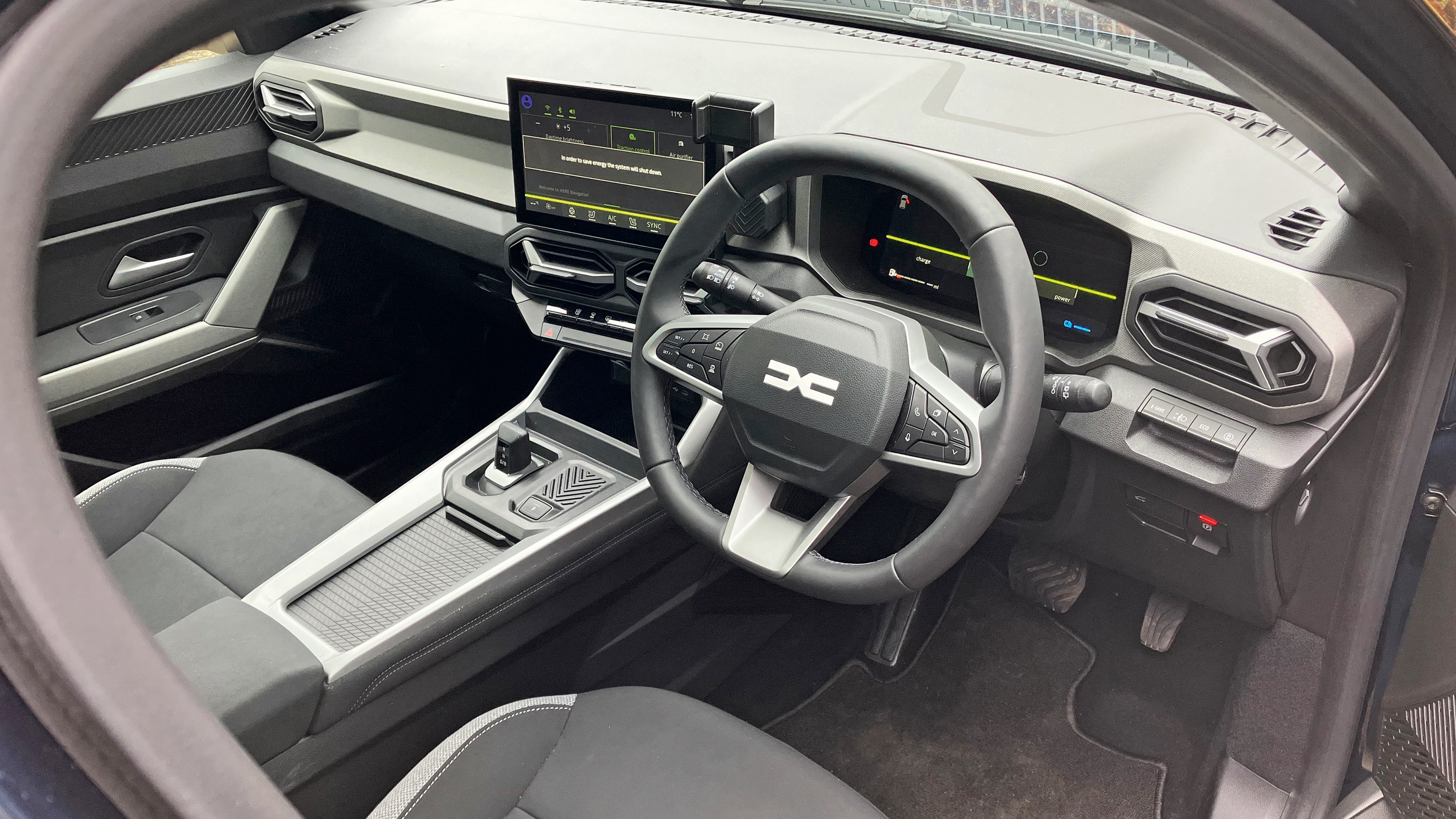 Dacia Bigster Journey hybrid 155 - dashboard