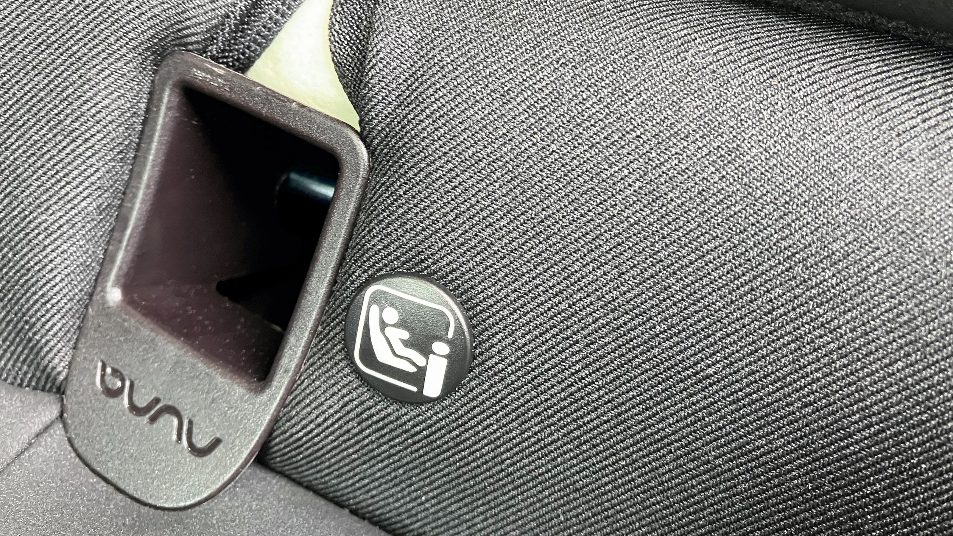 Dacia Bigster Journey hybrid 155 - isofix