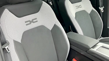 Dacia Bigster Journey hybrid 155 - seats
