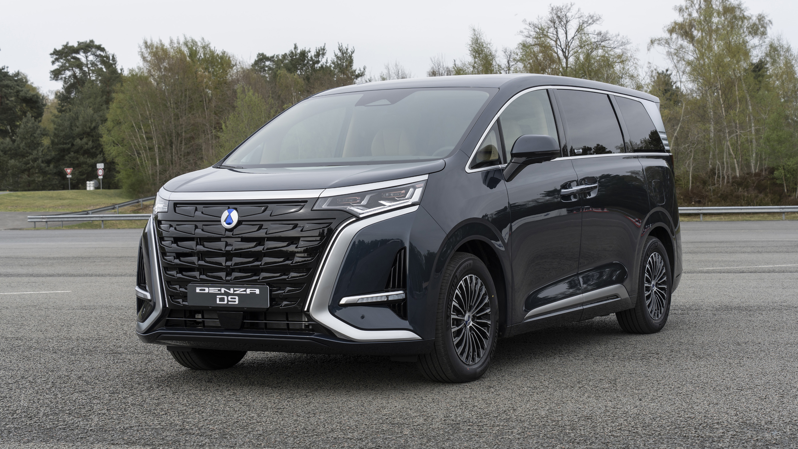 New Denza D9 - front static 