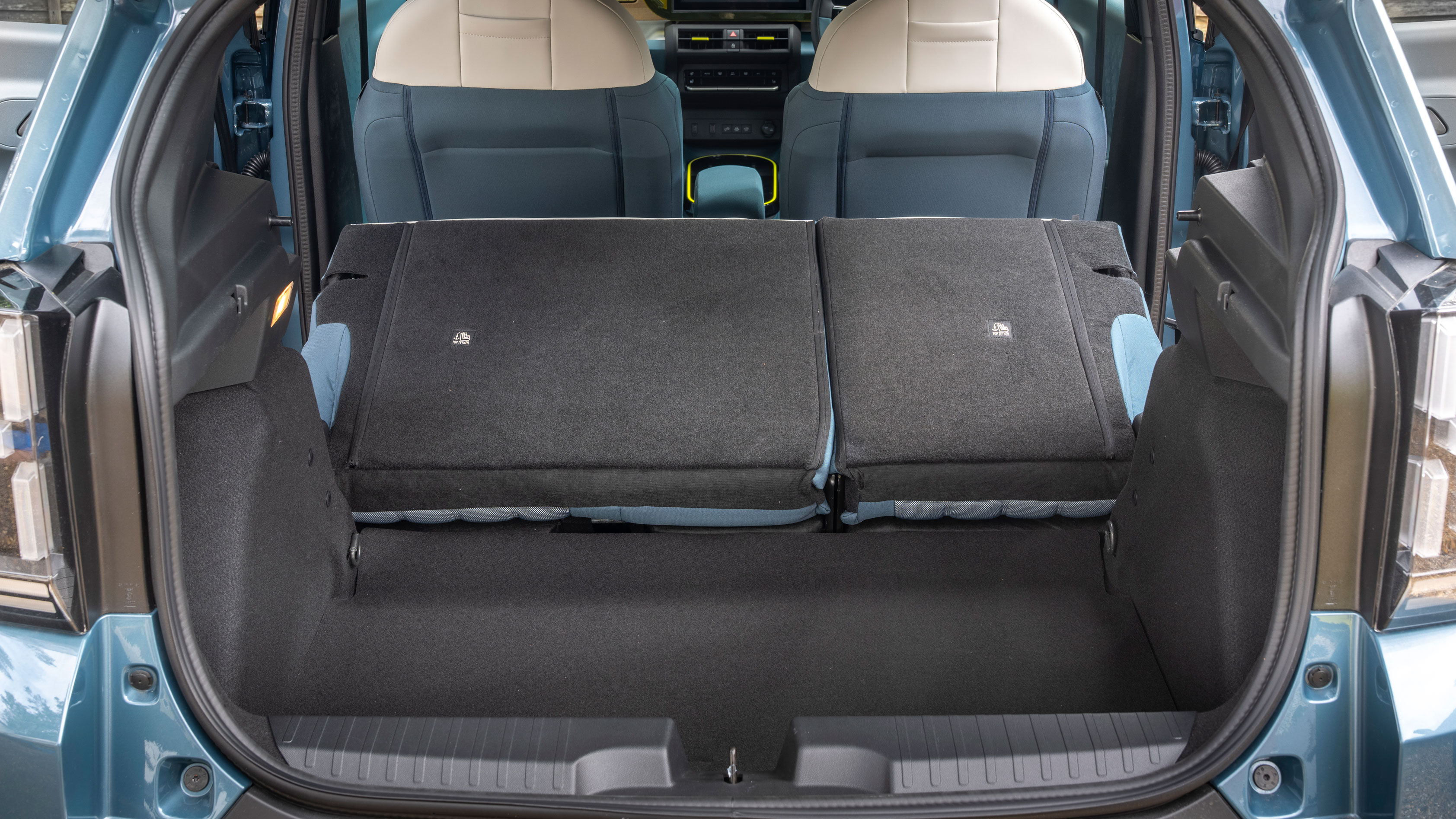 Fiat Grande Panda Hybrid UK - boot seats down