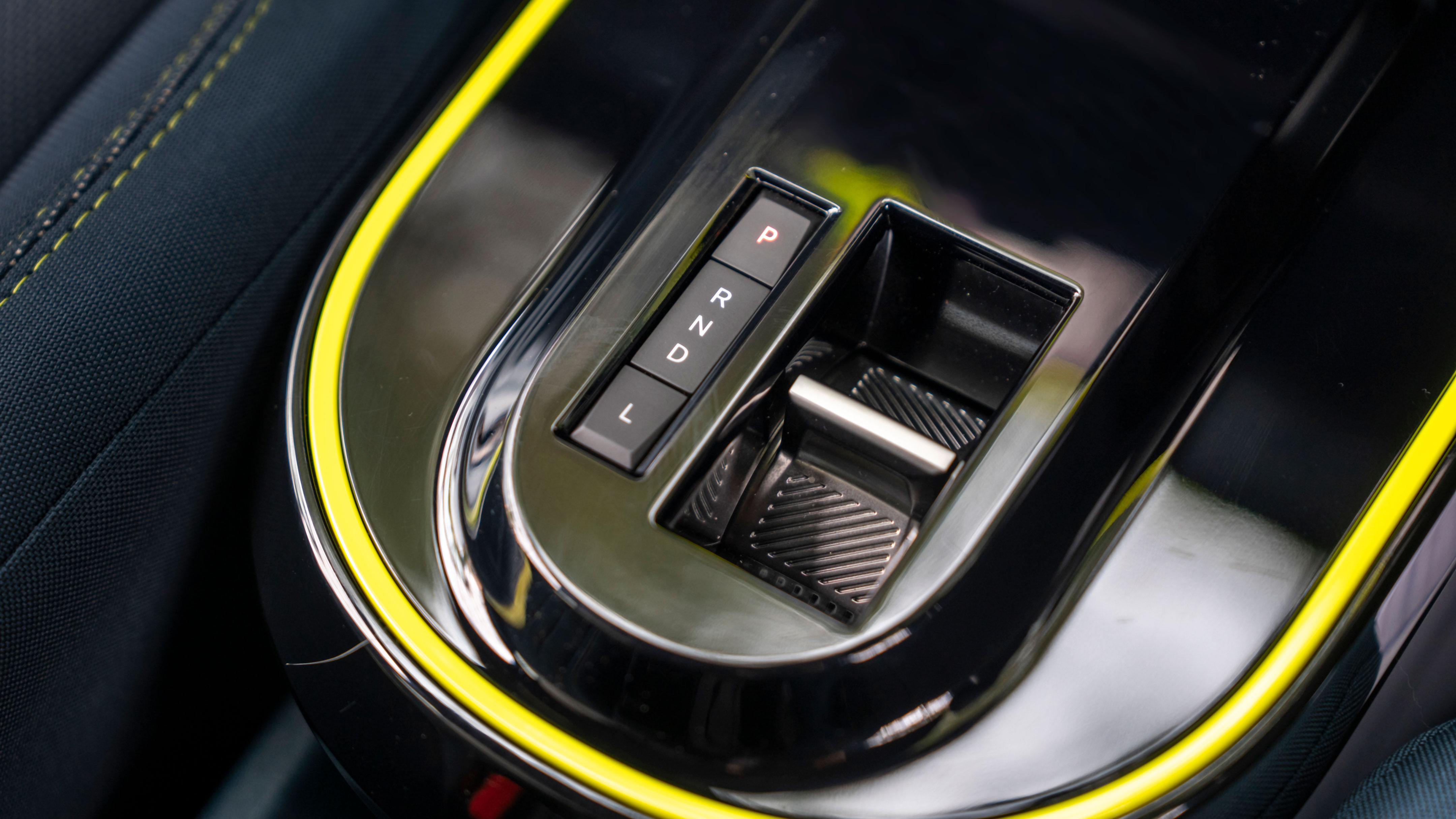 Fiat Grande Panda Hybrid UK - transmission