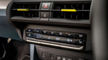 Fiat Grande Panda Hybrid UK - centre console