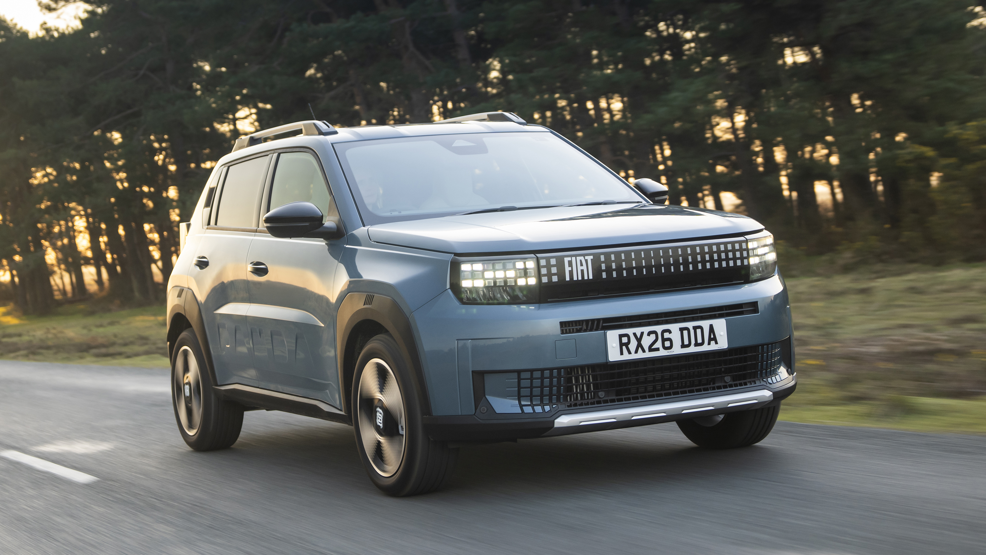 Fiat Grande Panda Hybrid in La Prima trim - front tracking 