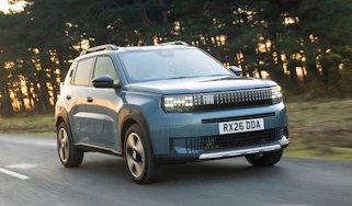 Fiat Grande Panda Hybrid in La Prima trim - front tracking