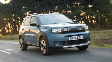 Fiat Grande Panda Hybrid in La Prima trim - front tracking