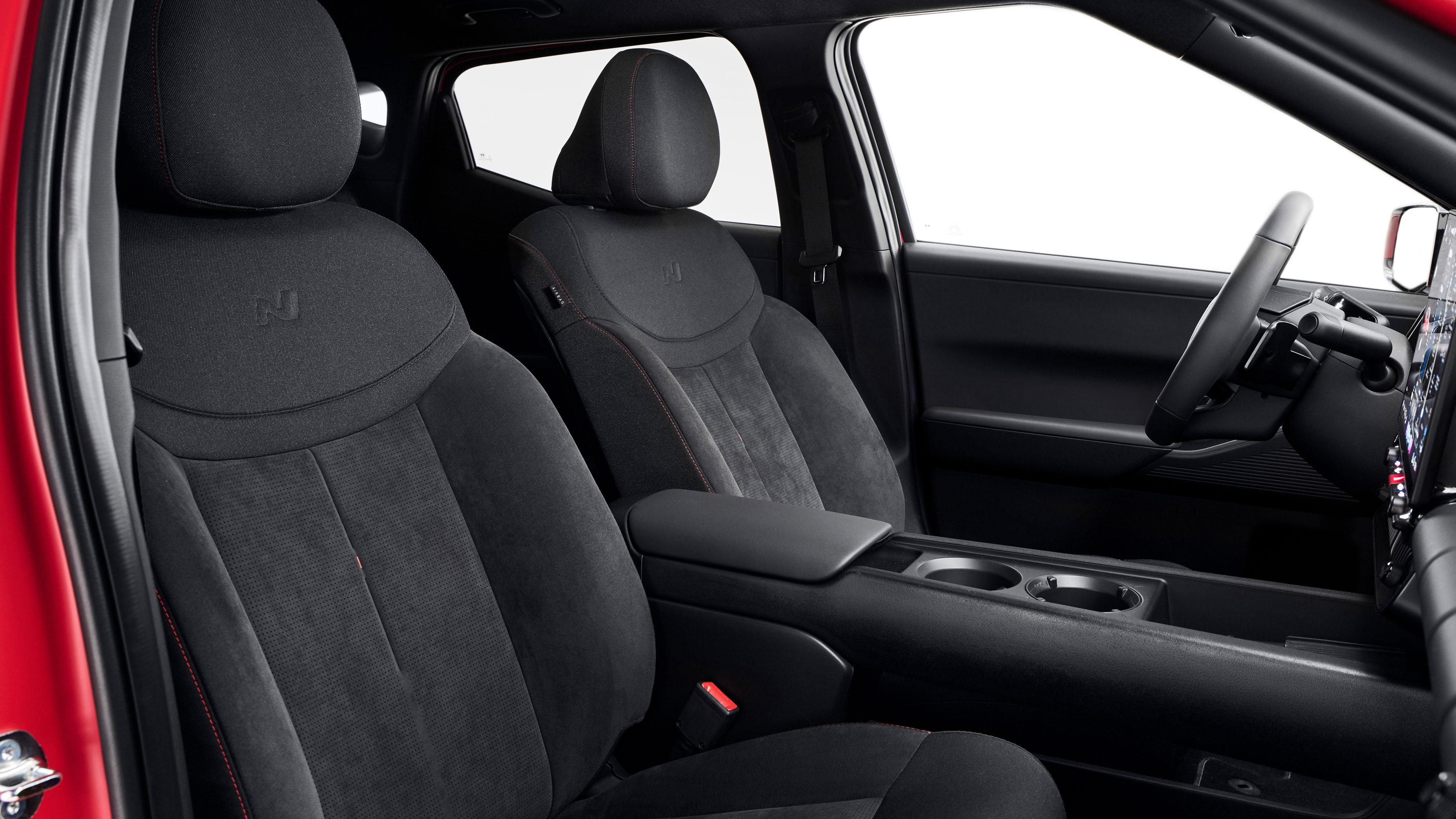Hyundai Ioniq 3 - front seats