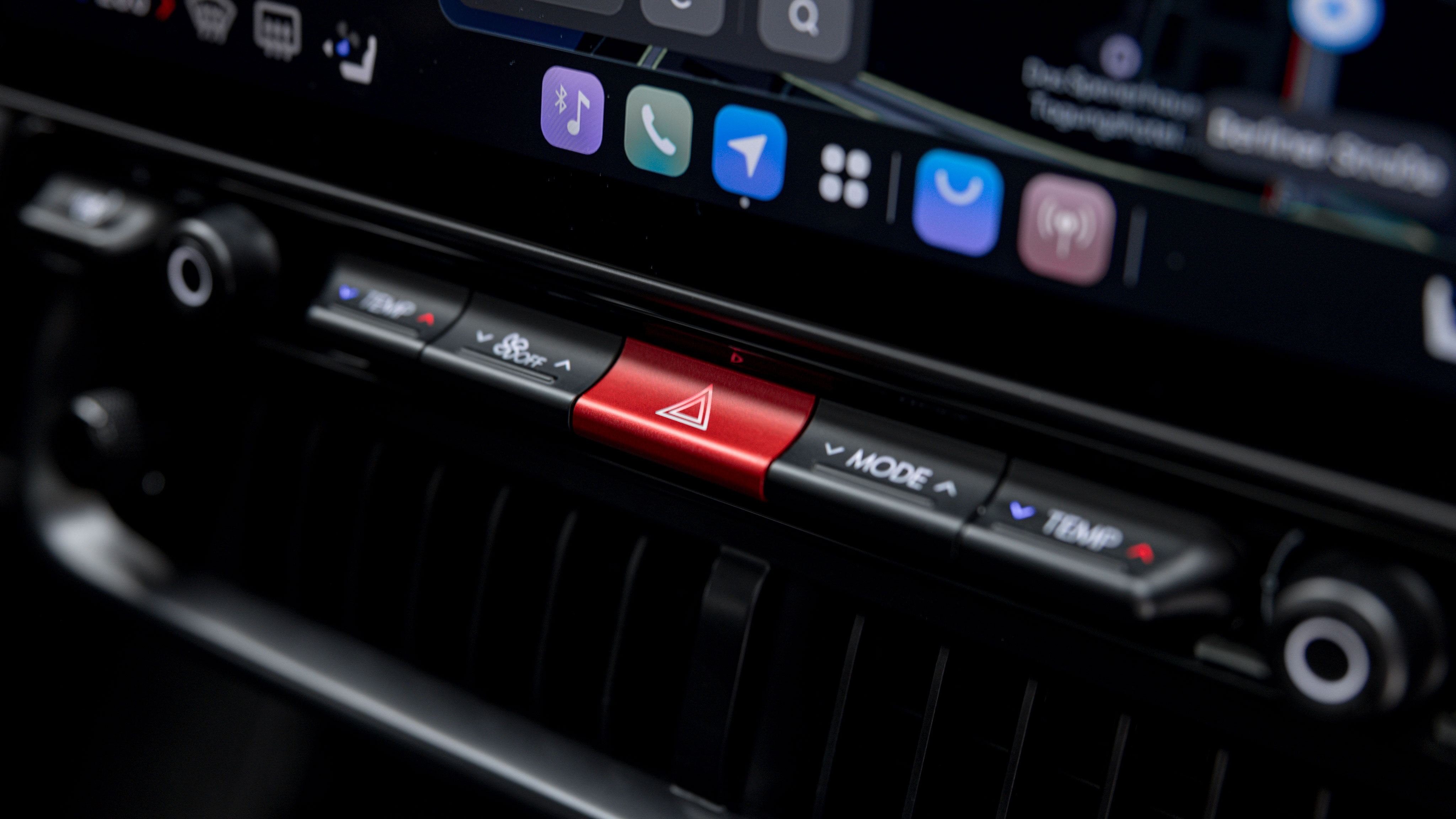 Hyundai Ioniq 3 - button