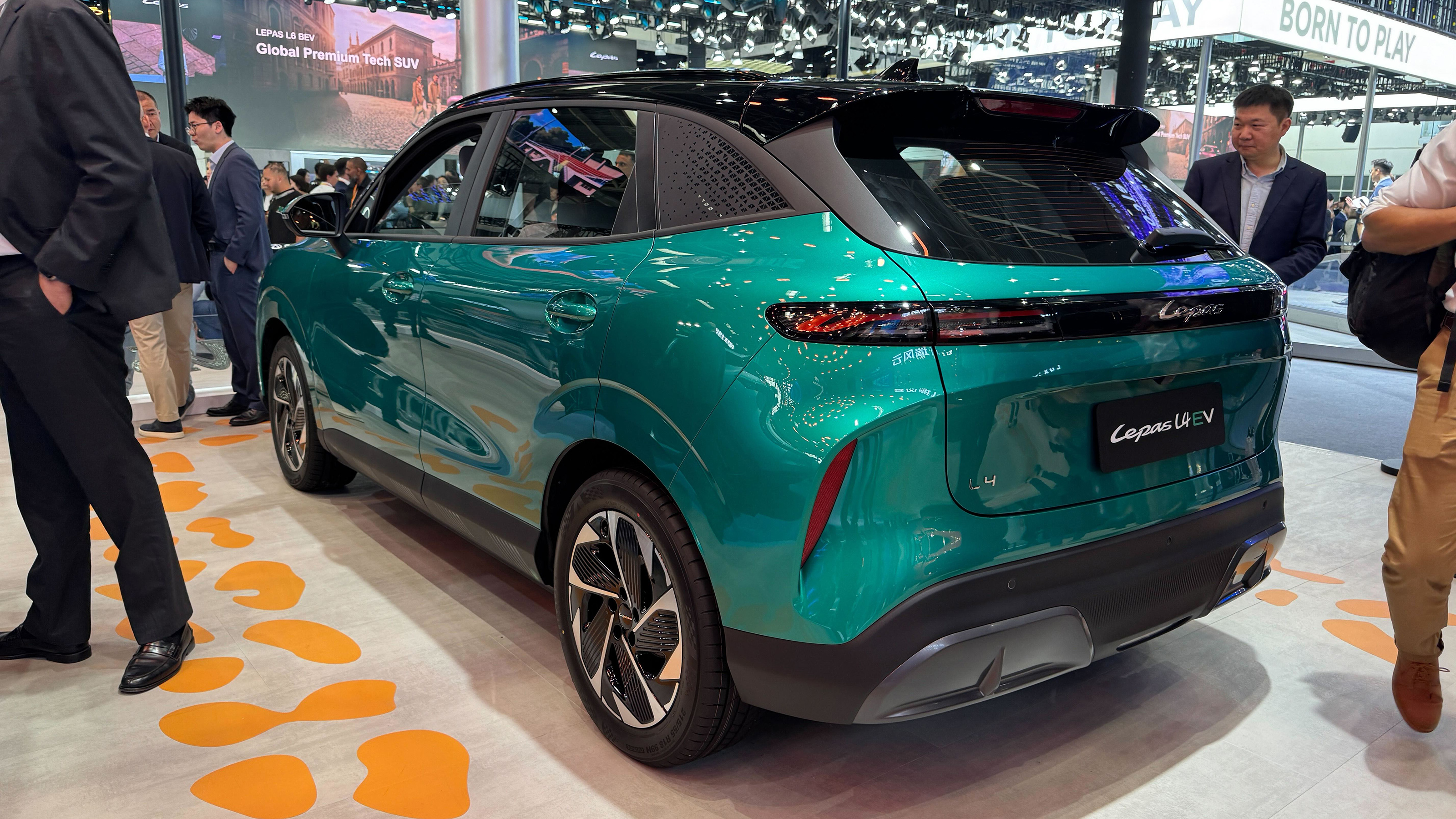 Lepas L4 - rear