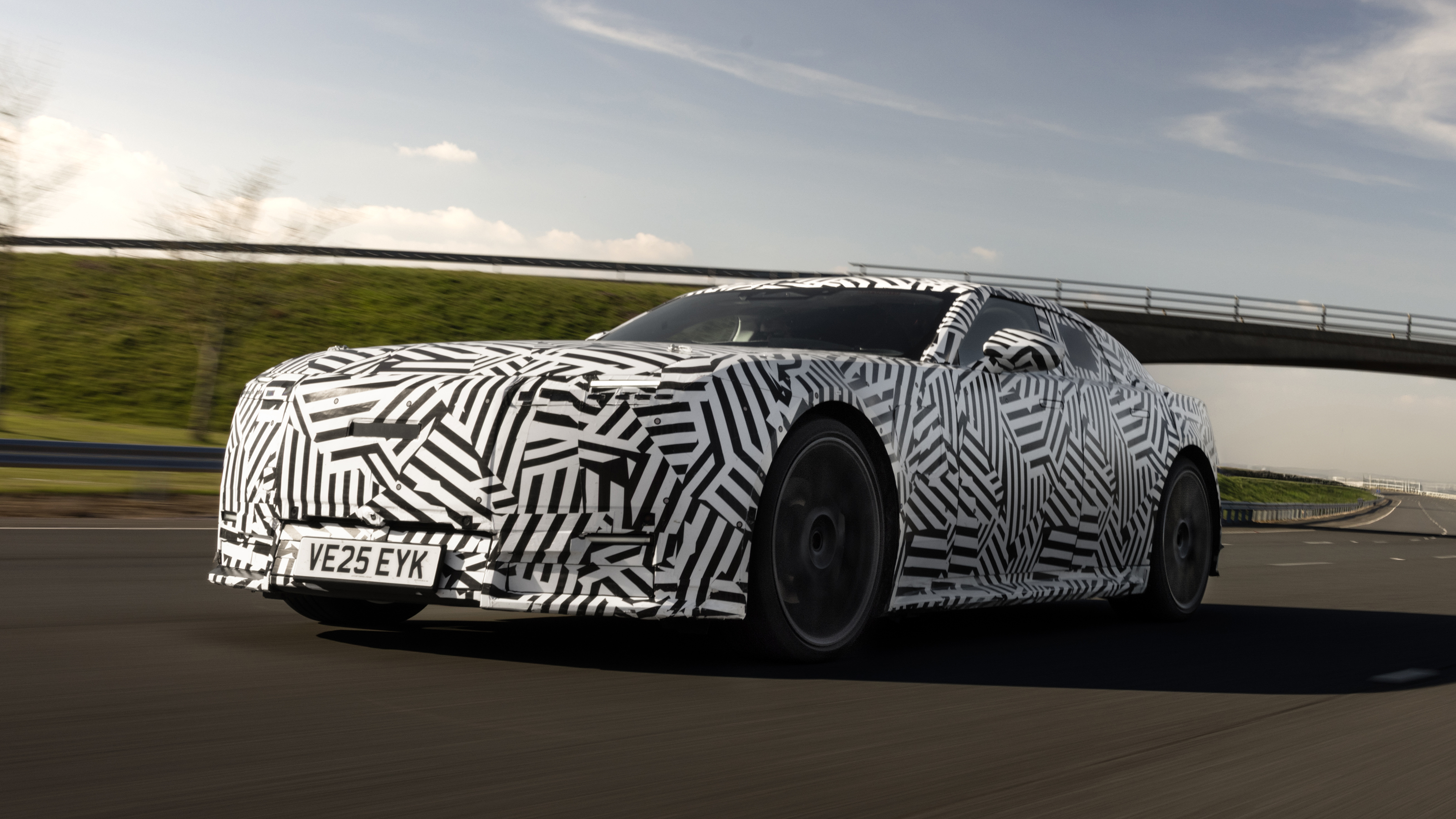 Jaguar cars which helped build the GT - Jaguar GT front tracking 