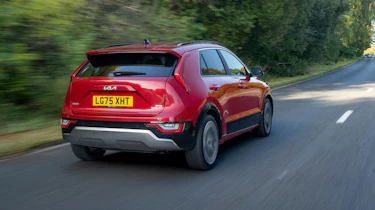 Kia Niro - rear tracking