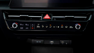 Kia Niro - centre console switchgear