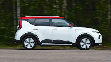 Kia Soul EV Mk3 - side action