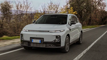 New Leapmotor B10 Hybrid EV - front tracking