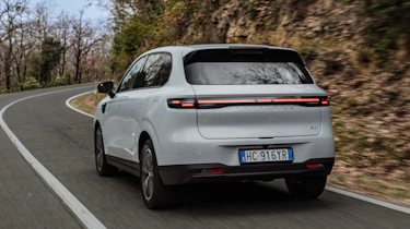 New Leapmotor B10 Hybrid EV - rear tracking