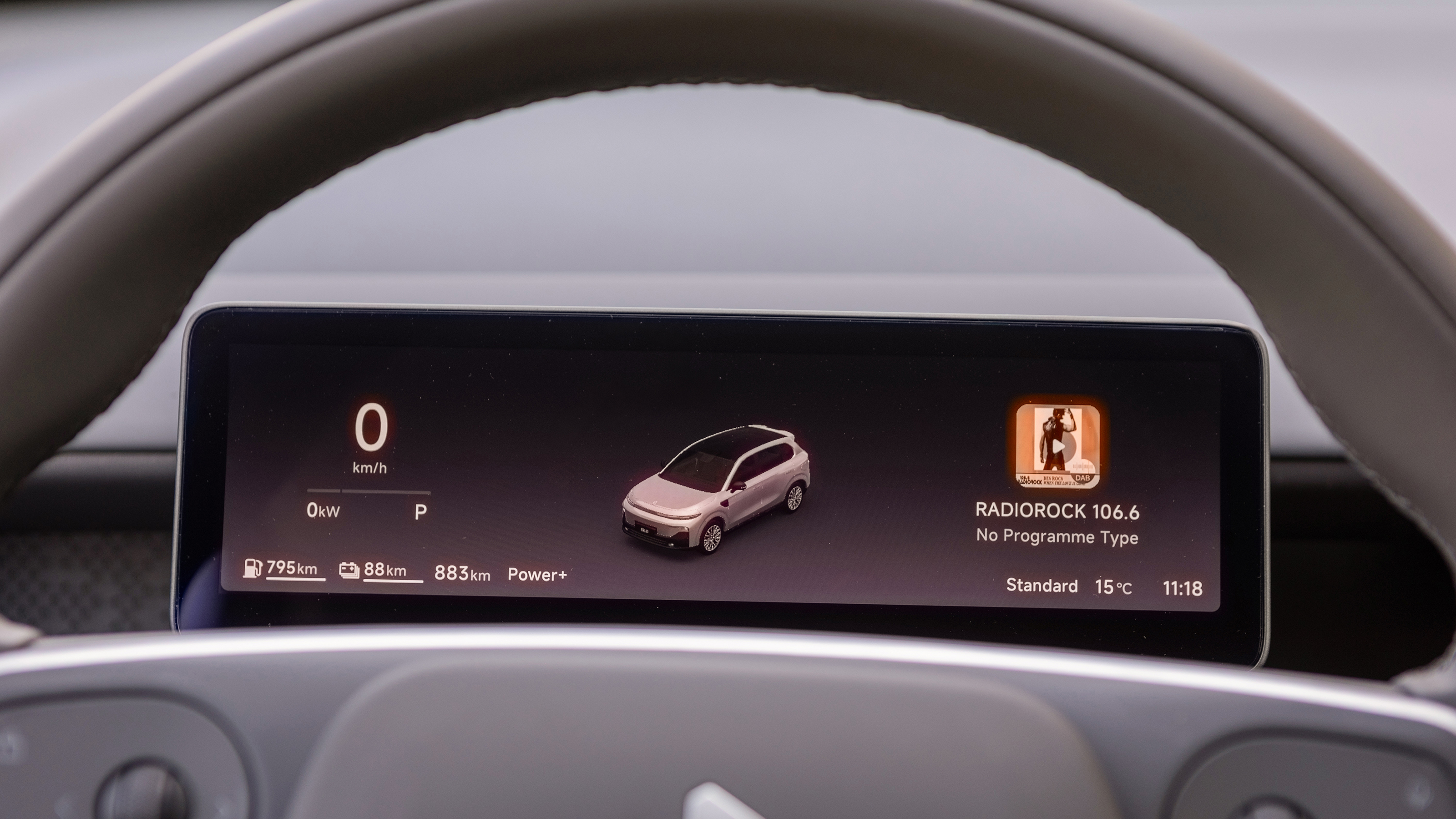 New Leapmotor B10 Hybrid EV - digital drivers display 