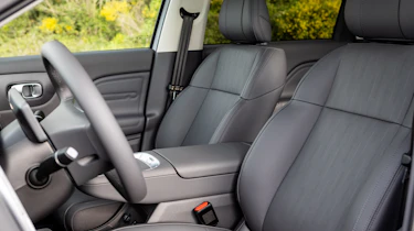 New Leapmotor B10 Hybrid EV - front seats