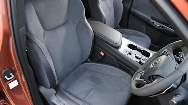 Lexus RZ - front seats