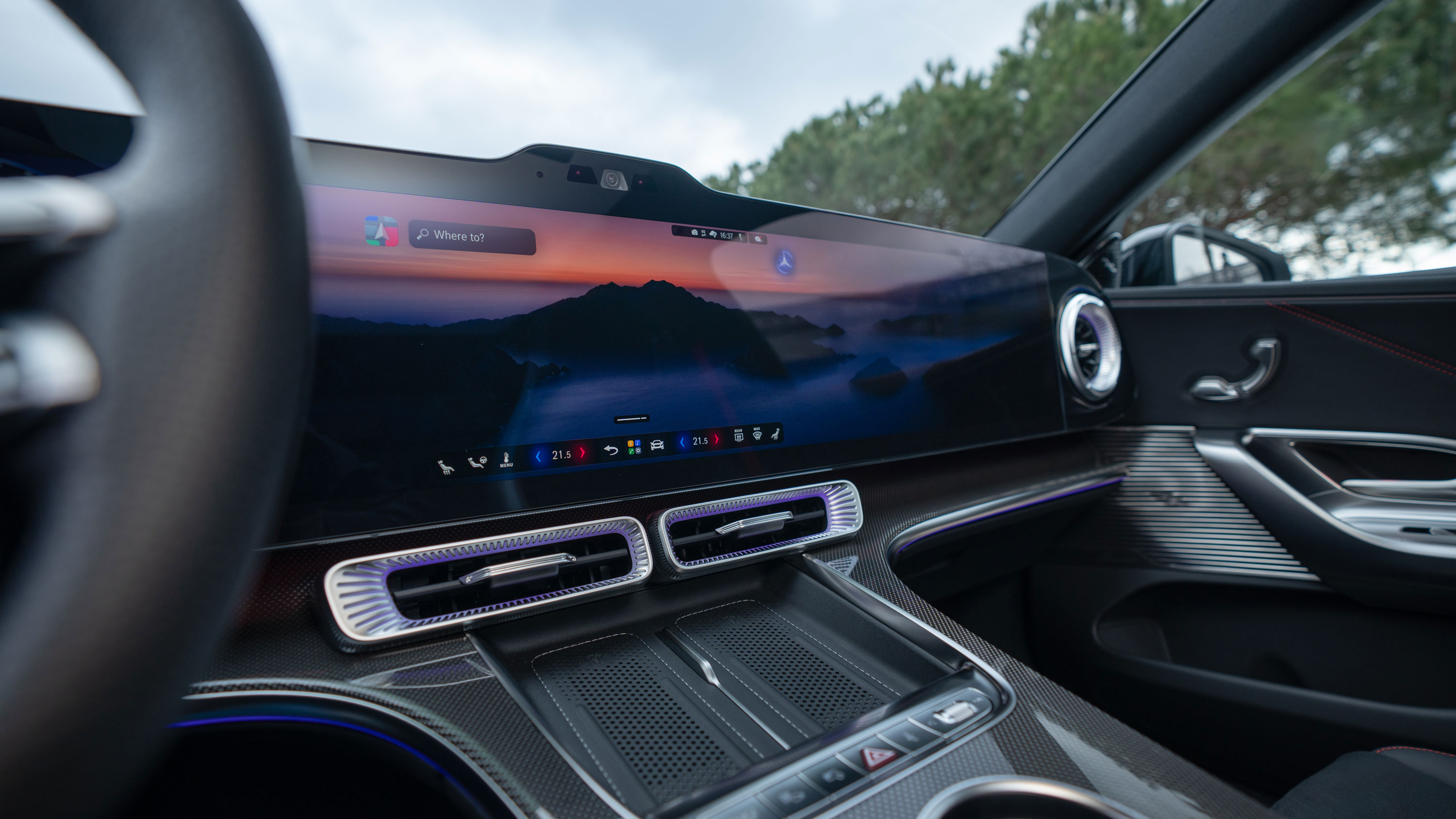 Mercedes C-Class Electric - screens